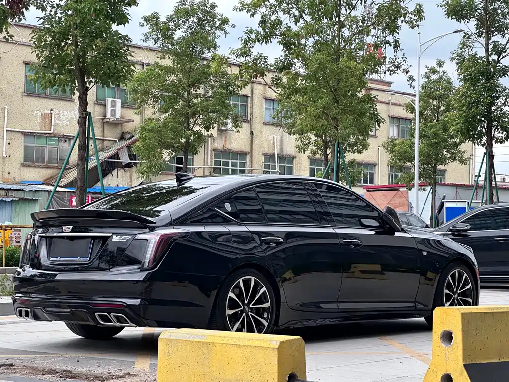 Cadillac CT5 — фото 6