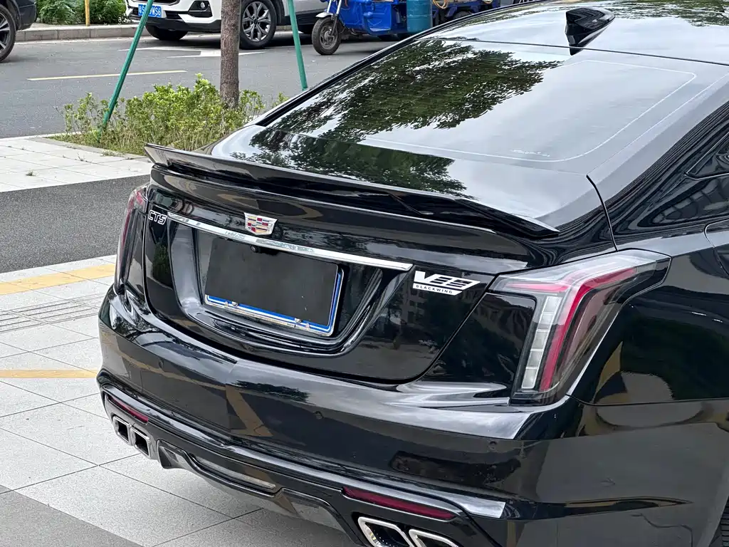 Cadillac CT5 — фото 8