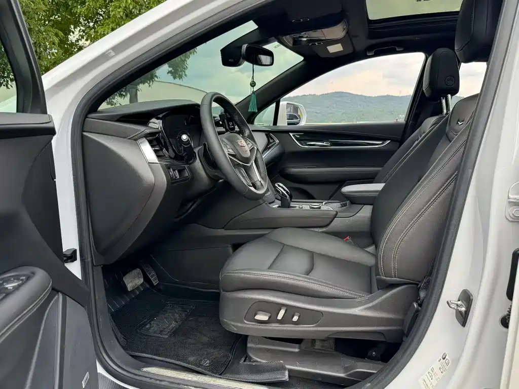 Cadillac XT5 — фото 4
