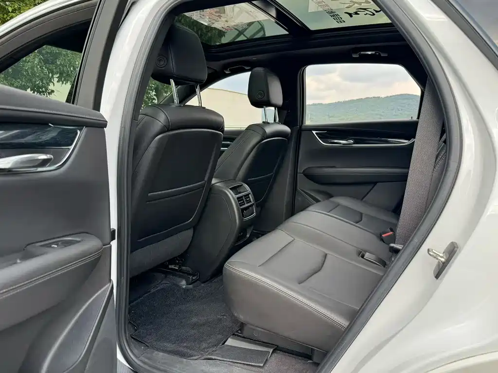 Cadillac XT5 — фото 6