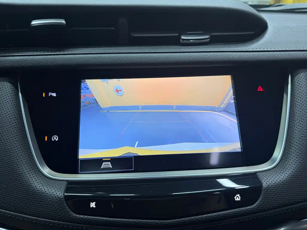 Cadillac XT5 — фото 19
