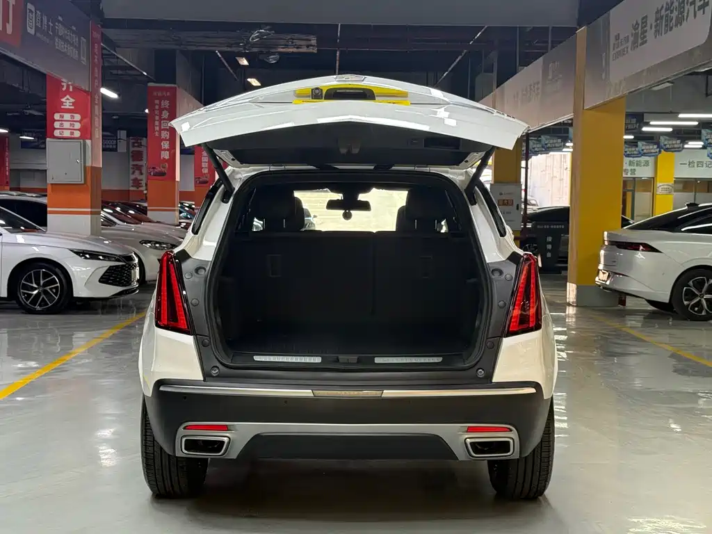Cadillac XT5 — фото 21