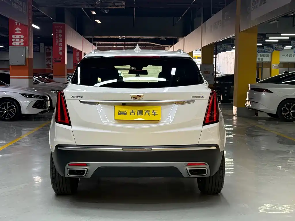Cadillac XT5 — фото 6