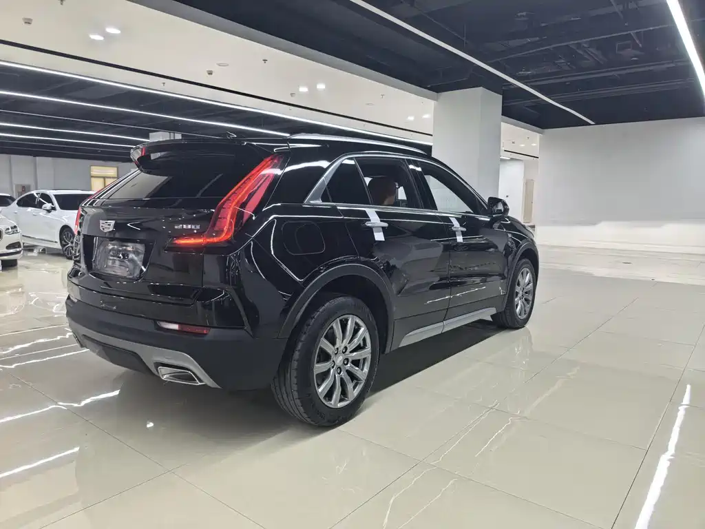 Cadillac XT4 — фото 4