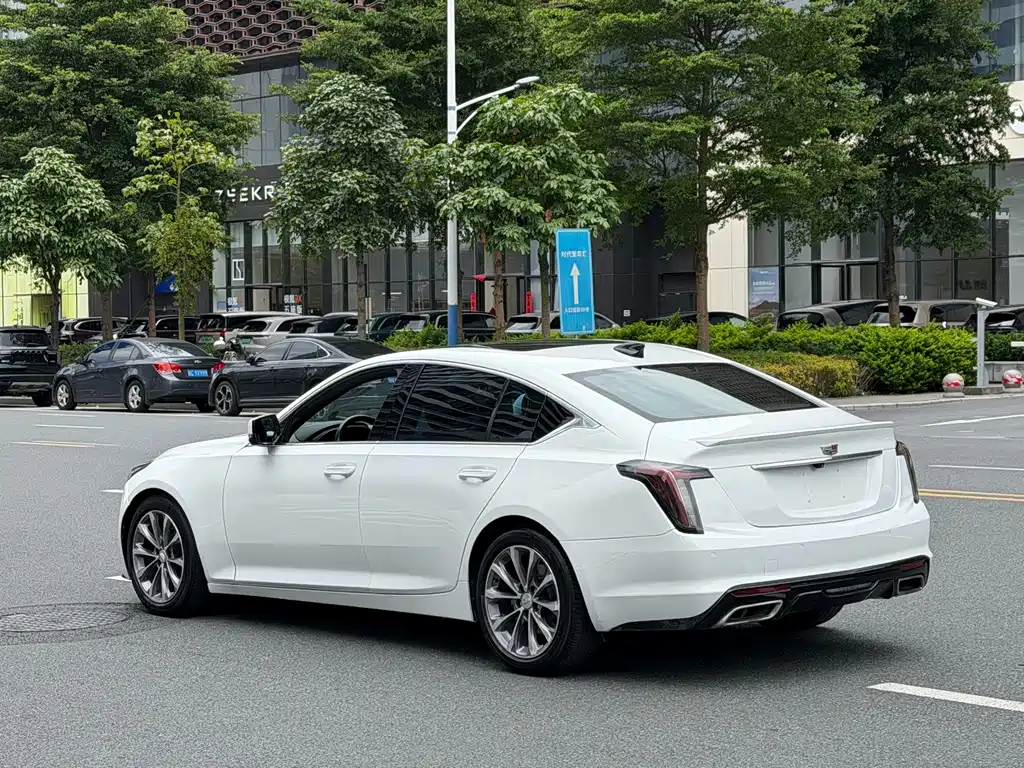 Cadillac CT5 — фото 6
