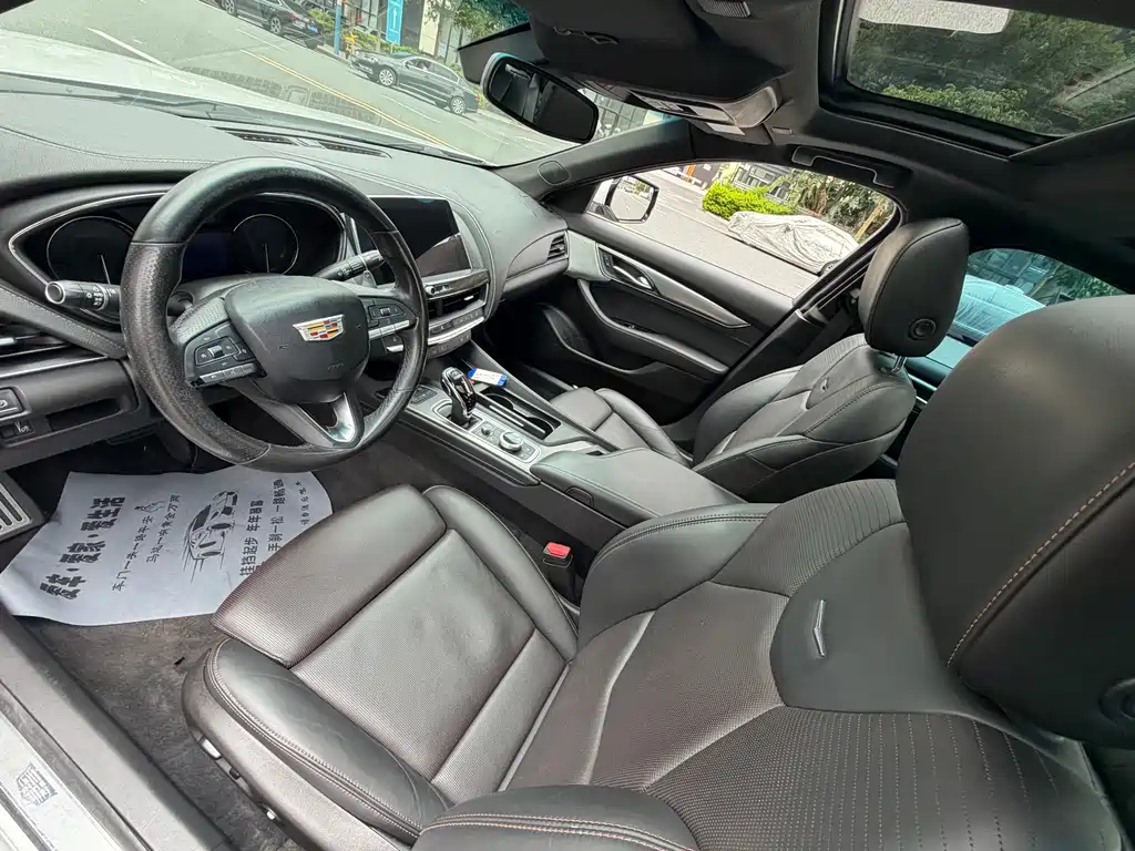 Cadillac CT5 — фото 8