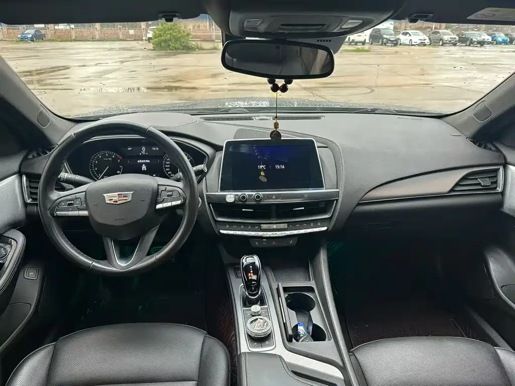 Cadillac CT5 — фото 6
