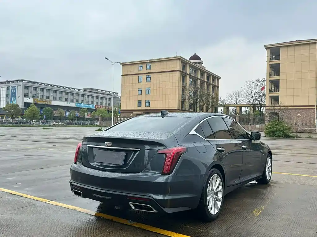 Cadillac CT5 — фото 8