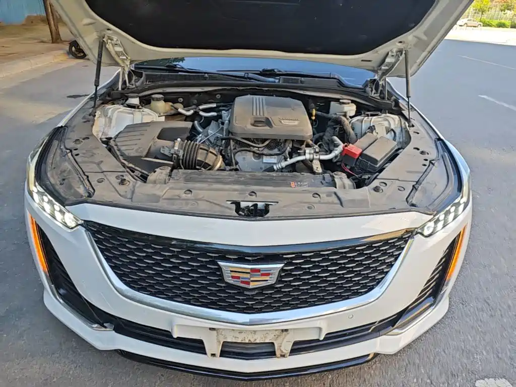 Cadillac CT5 — фото 20