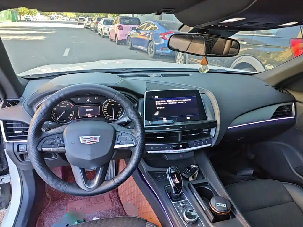 Cadillac CT5 — фото 10