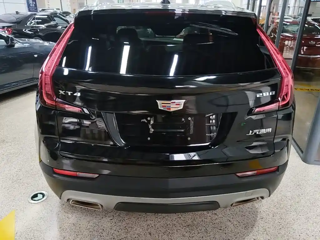 Cadillac XT4 — фото 6