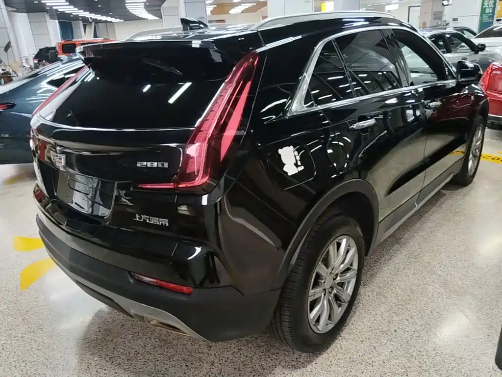 Cadillac XT4 — фото 7