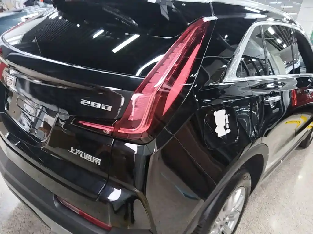Cadillac XT4 — фото 8
