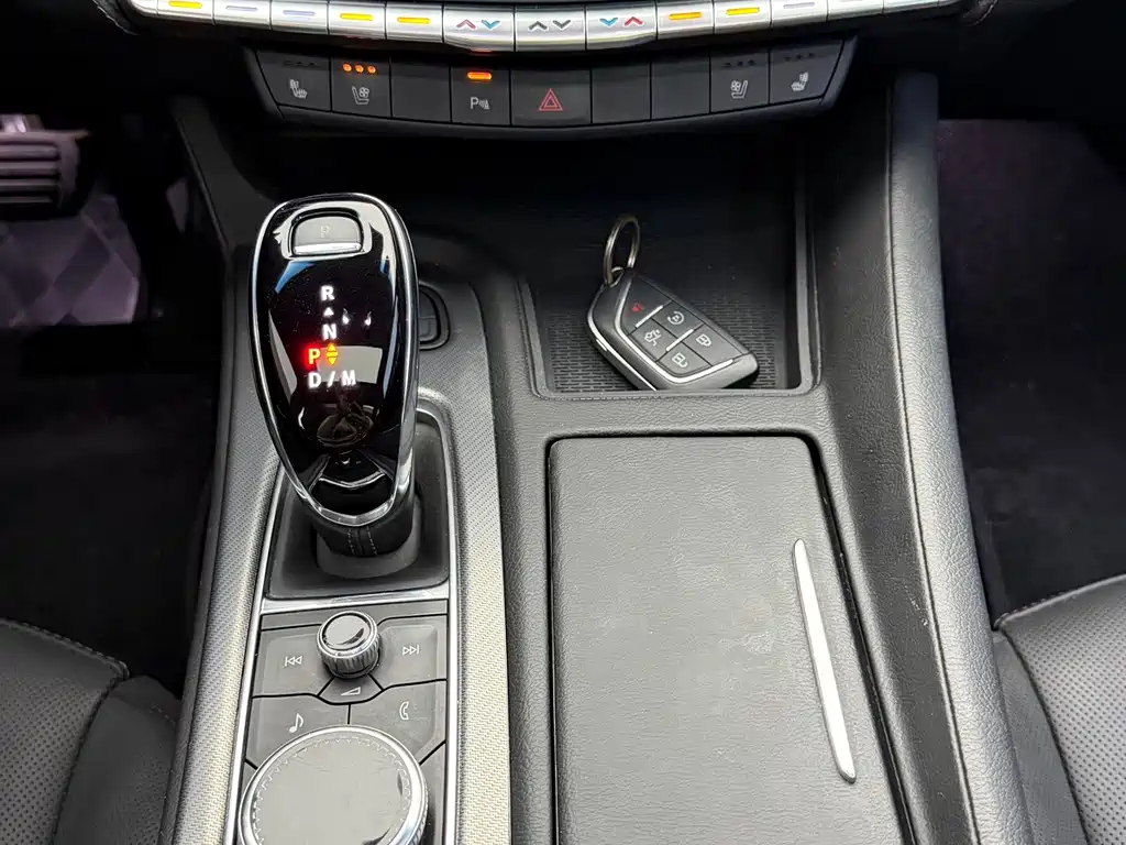 Cadillac CT5 — фото 13