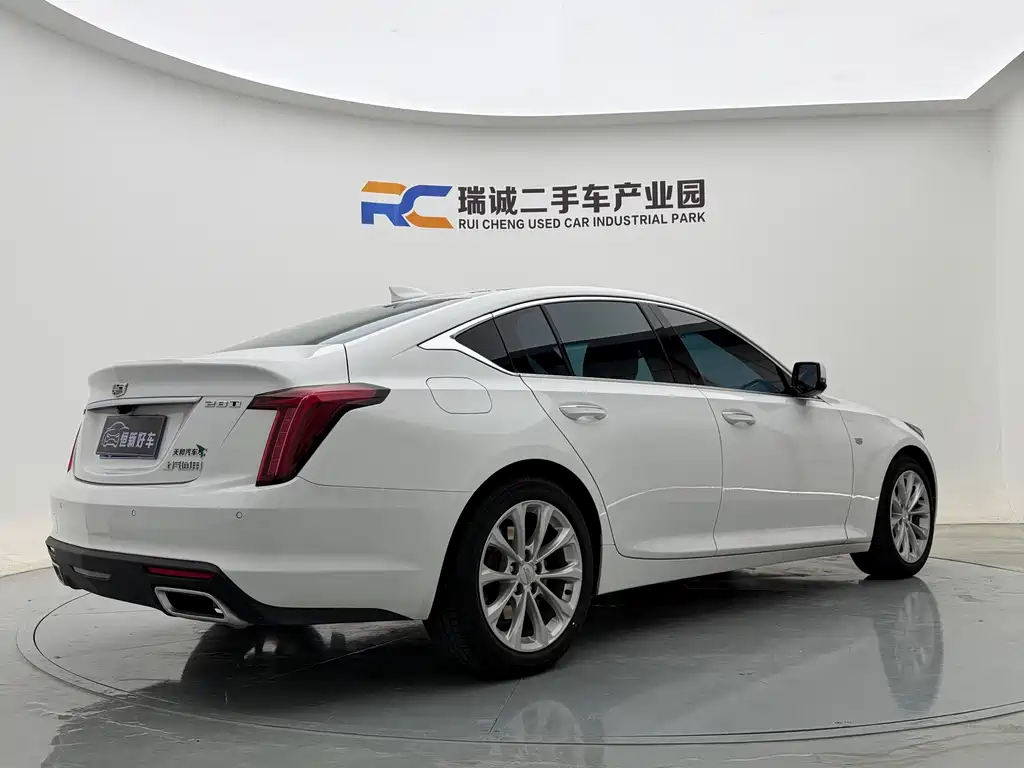 Cadillac CT5 — фото 4