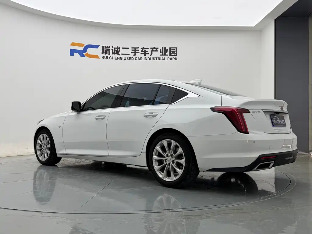 Cadillac CT5 — фото 6