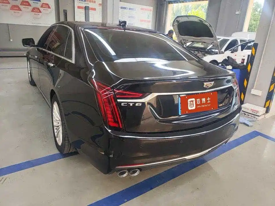 Cadillac CT6 — фото 10