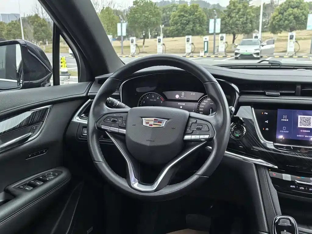 Cadillac XT6 — фото 13