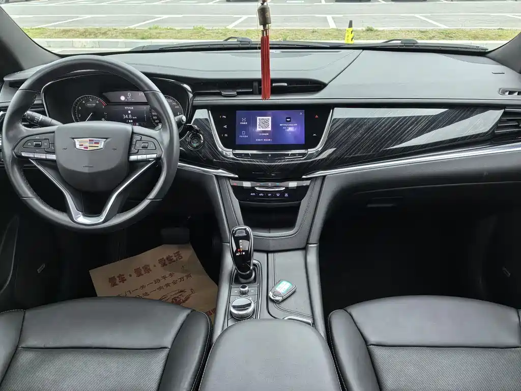 Cadillac XT6 — фото 15