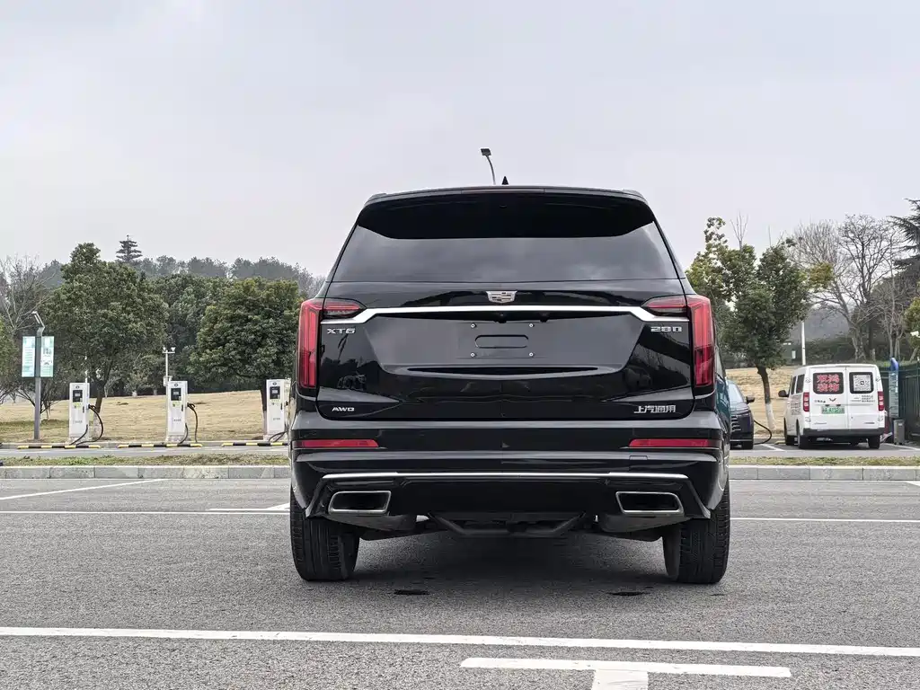 Cadillac XT6 — фото 16