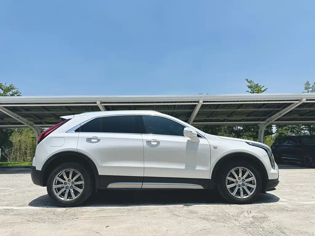 Cadillac XT4 — фото 4