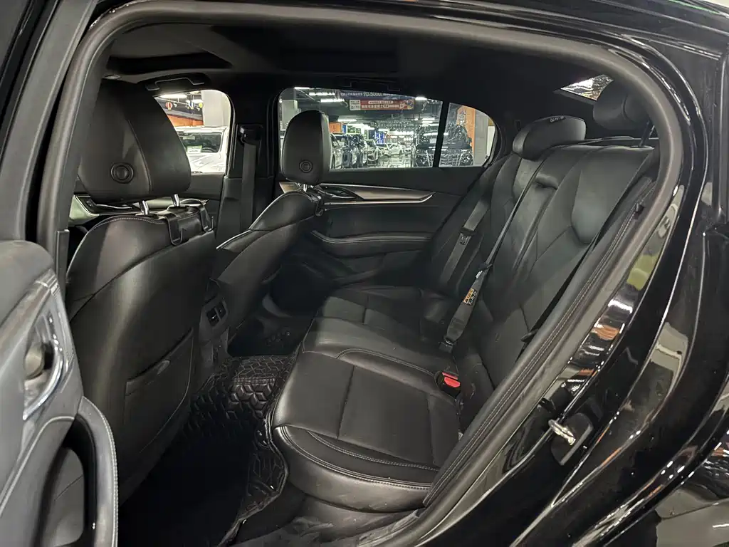 Cadillac CT5 — фото 5