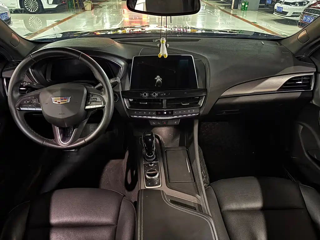 Cadillac CT5 — фото 6