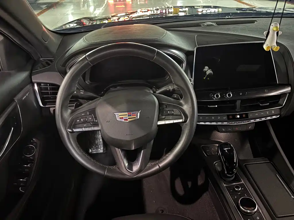 Cadillac CT5 — фото 7
