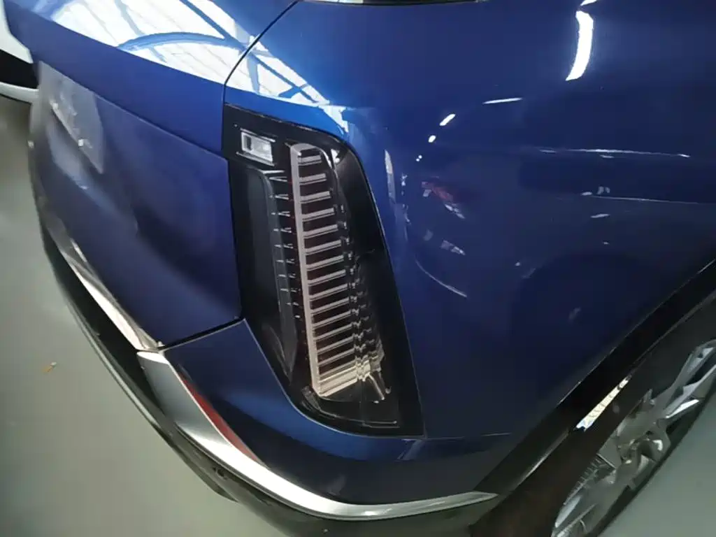 Cadillac IQ — фото 8
