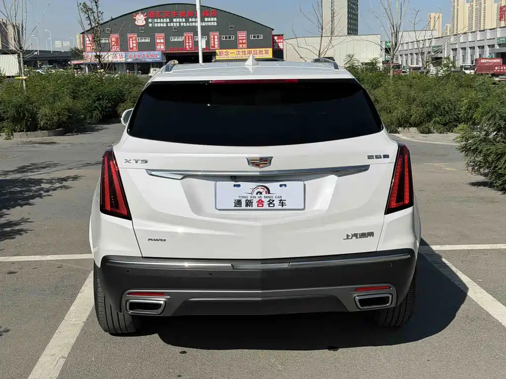 Cadillac XT5 — фото 8