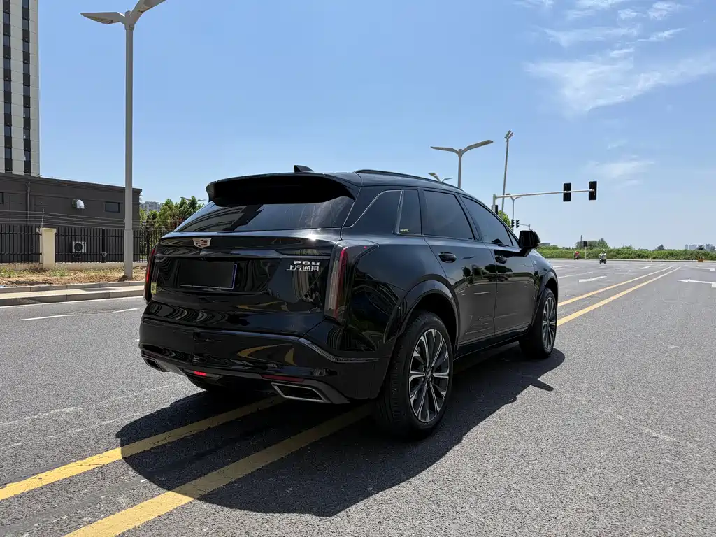 Cadillac XT5 — фото 10