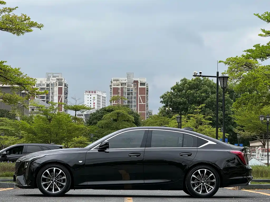 Cadillac CT5 — фото 7