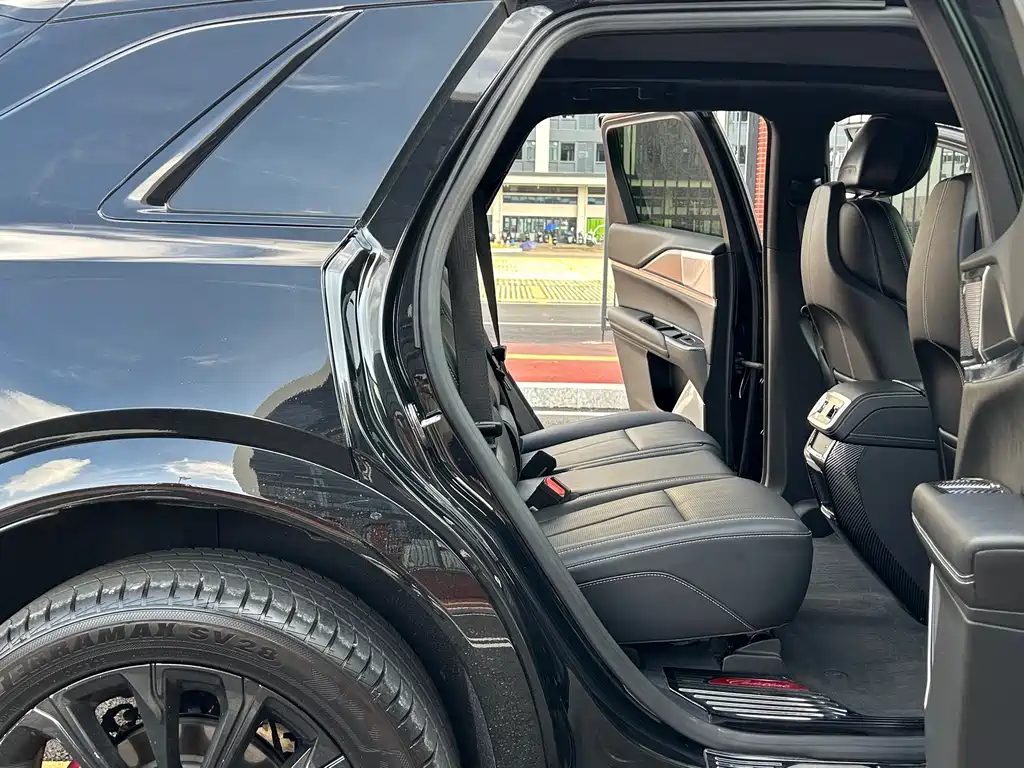 Cadillac XT5 — фото 14