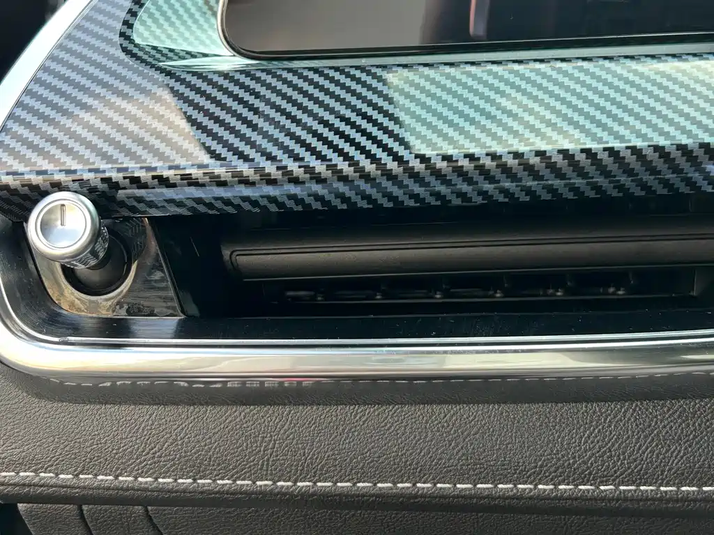Cadillac XT5 — фото 25