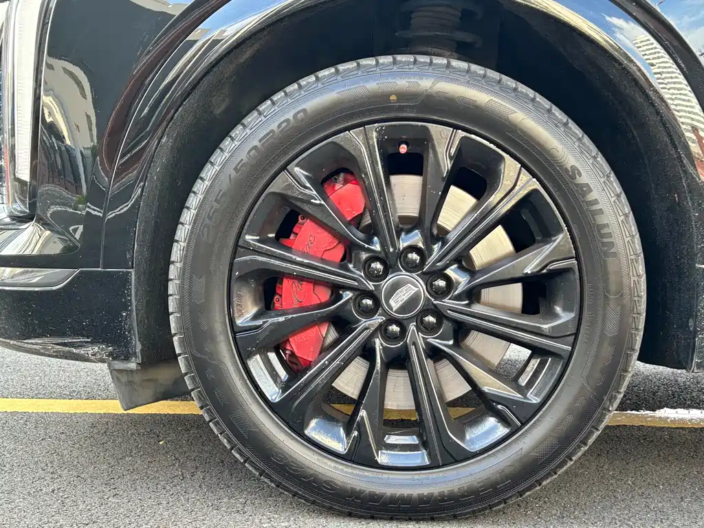 Cadillac XT5 — фото 27
