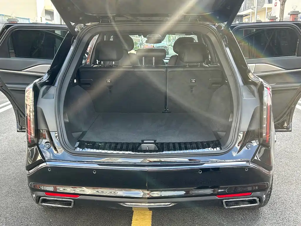 Cadillac XT5 — фото 32