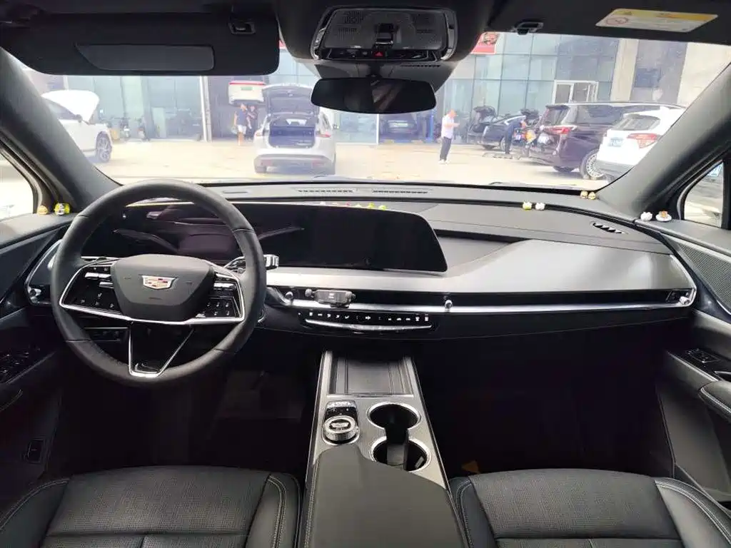 Cadillac XT5 — фото 5