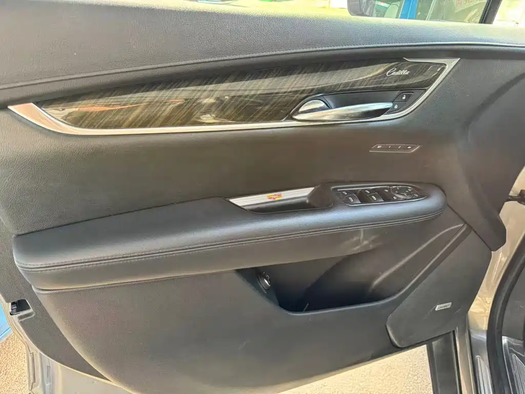 Cadillac XT5 — фото 3