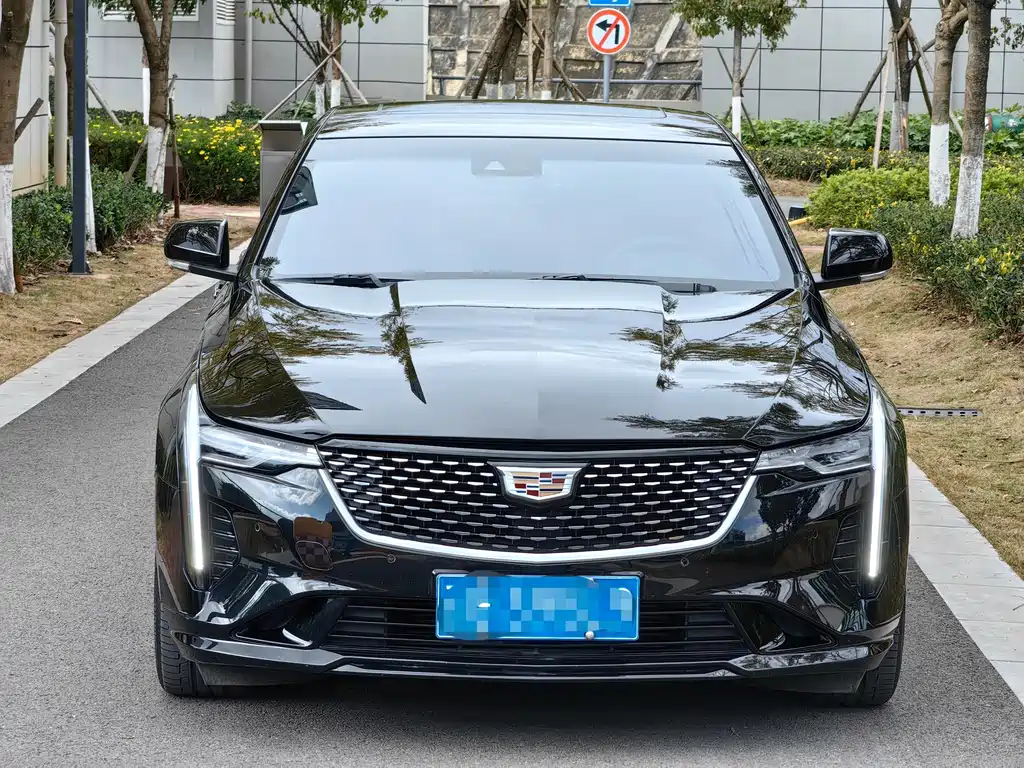 Cadillac CT4 — фото 2