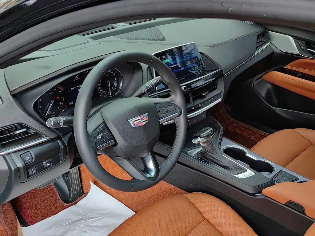 Cadillac CT4 — фото 6