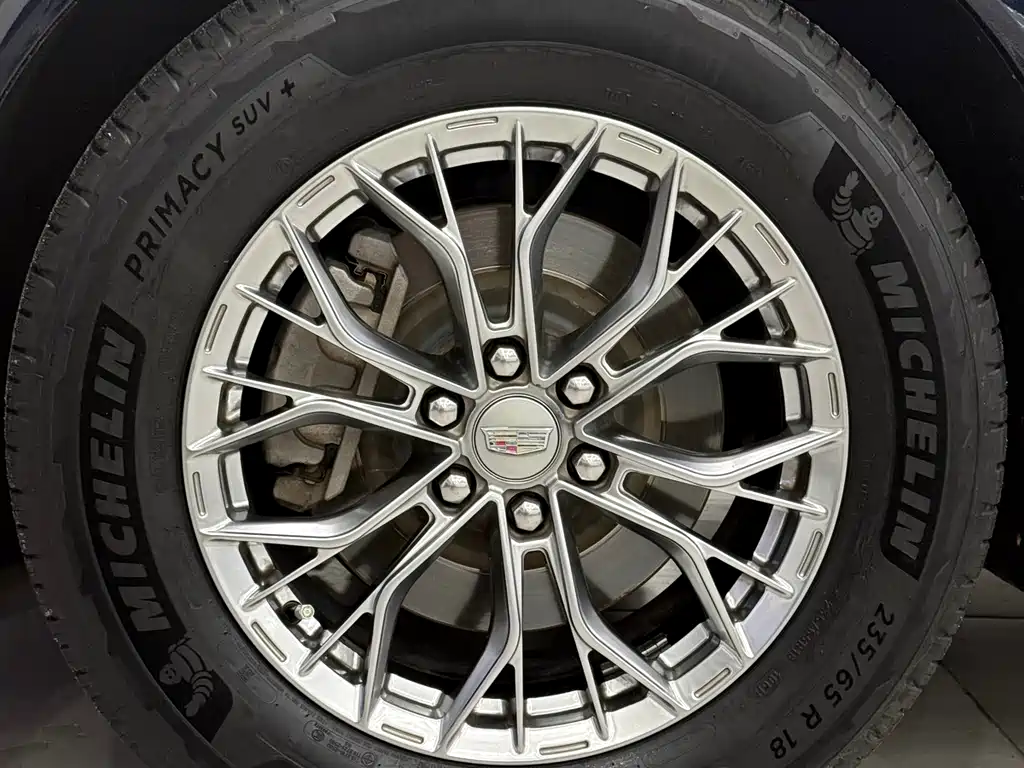 Cadillac XT5 — фото 8