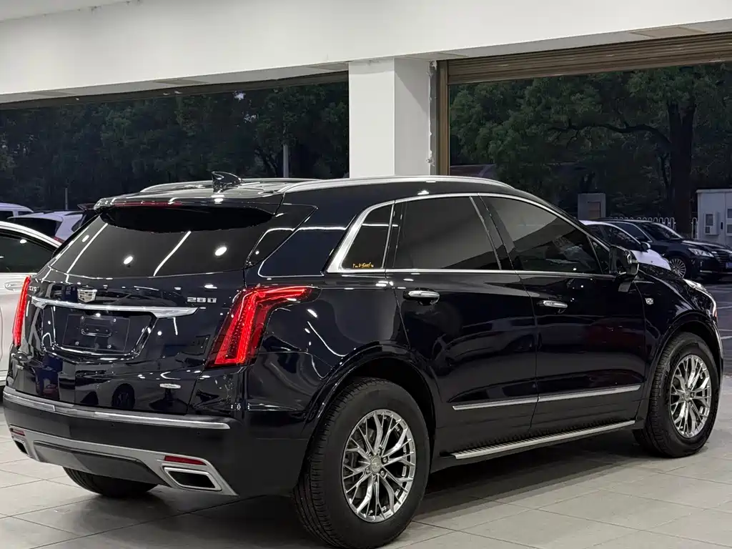 Cadillac XT5 — фото 10