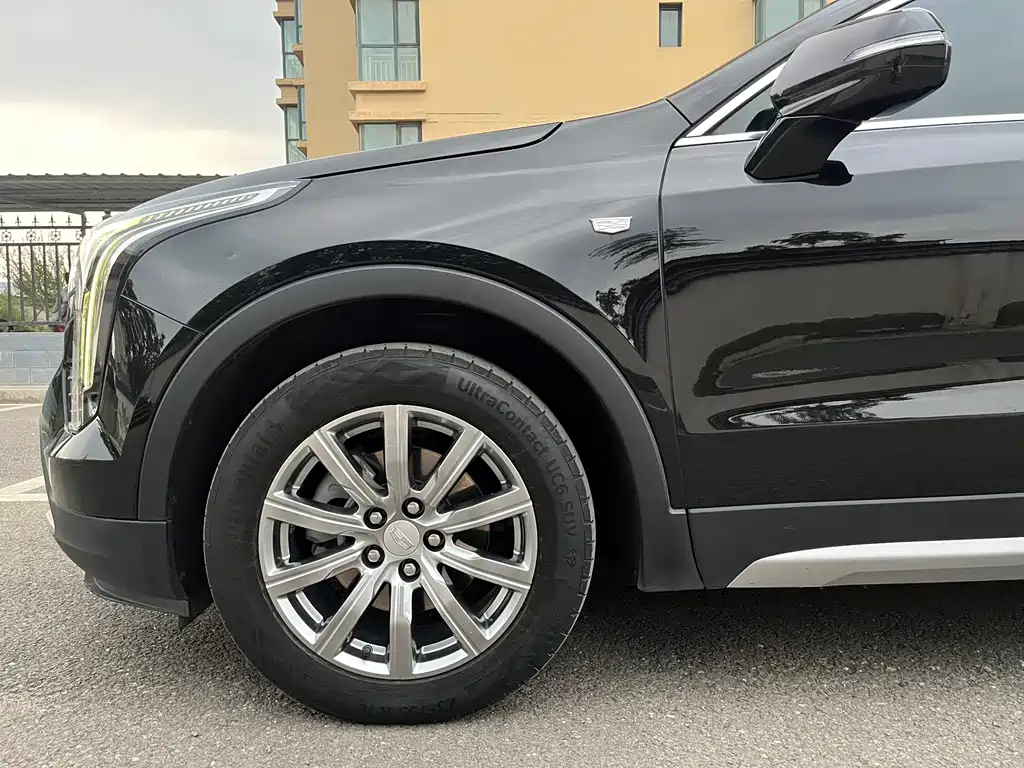 Cadillac XT4 — фото 11