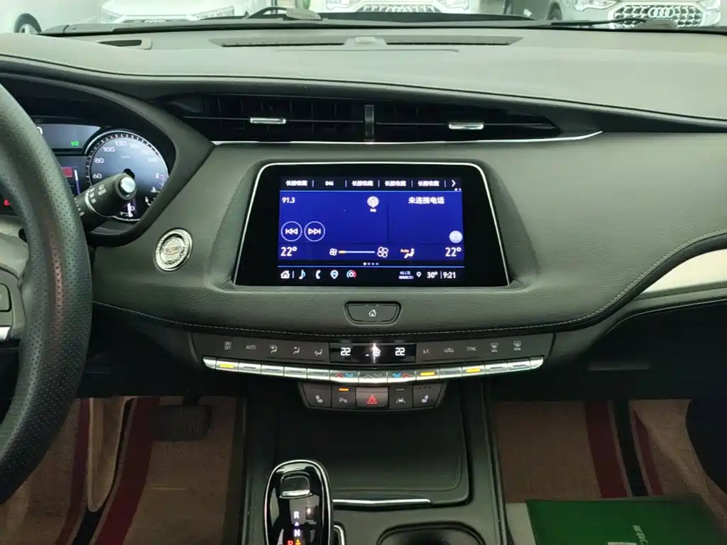 Cadillac XT4 — фото 13