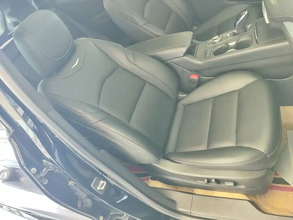 Cadillac XT4 — фото 25