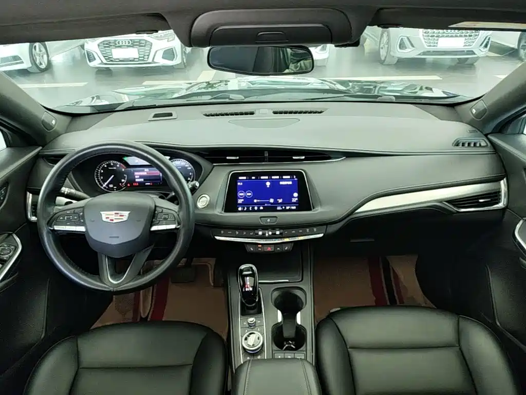 Cadillac XT4 — фото 10