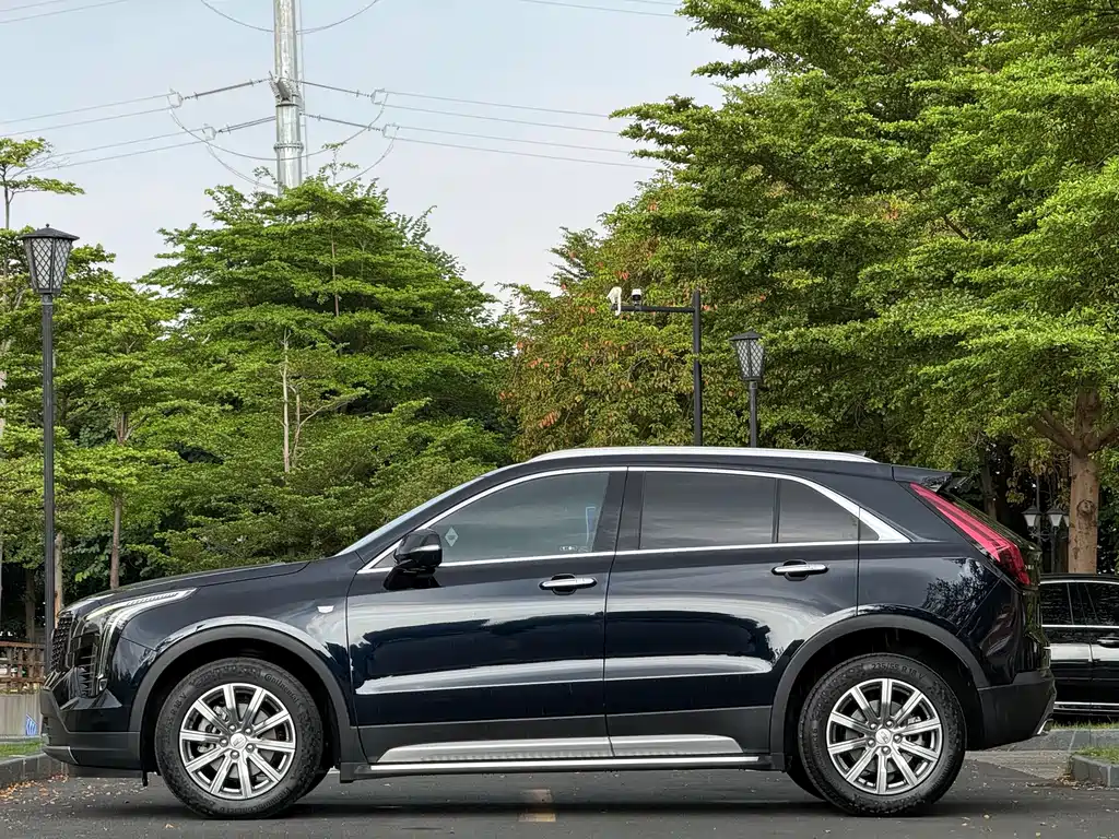 Cadillac XT4 — фото 8