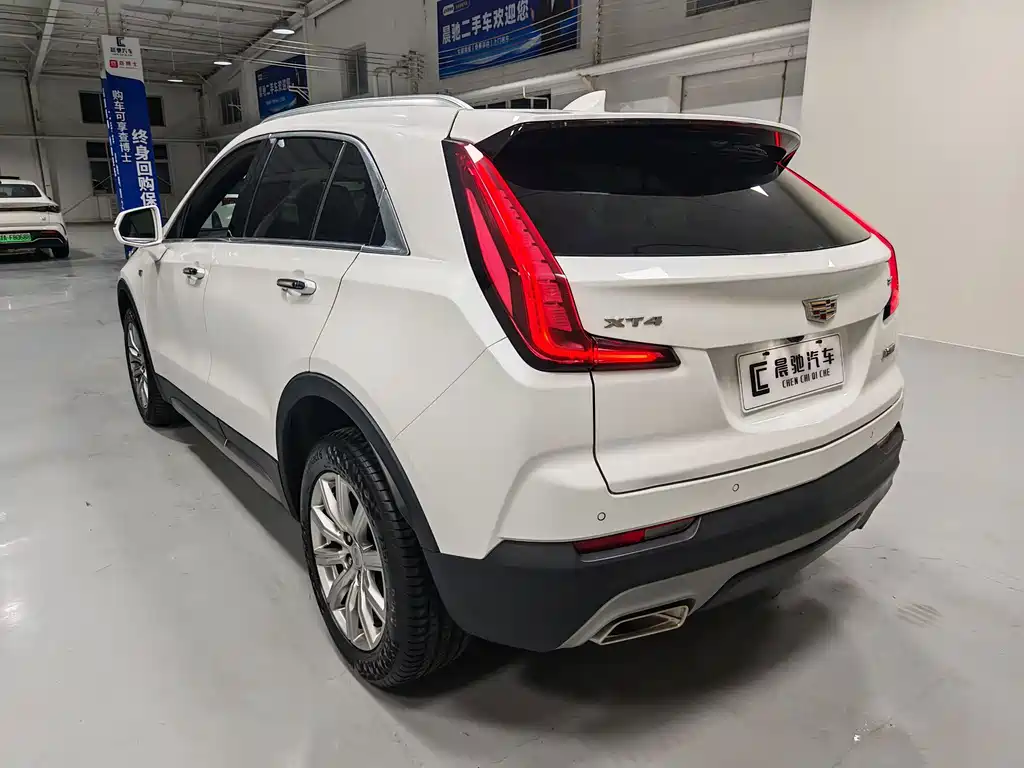 Cadillac XT4 — фото 6