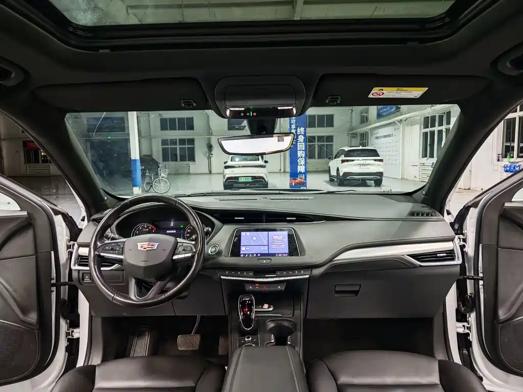 Cadillac XT4 — фото 7