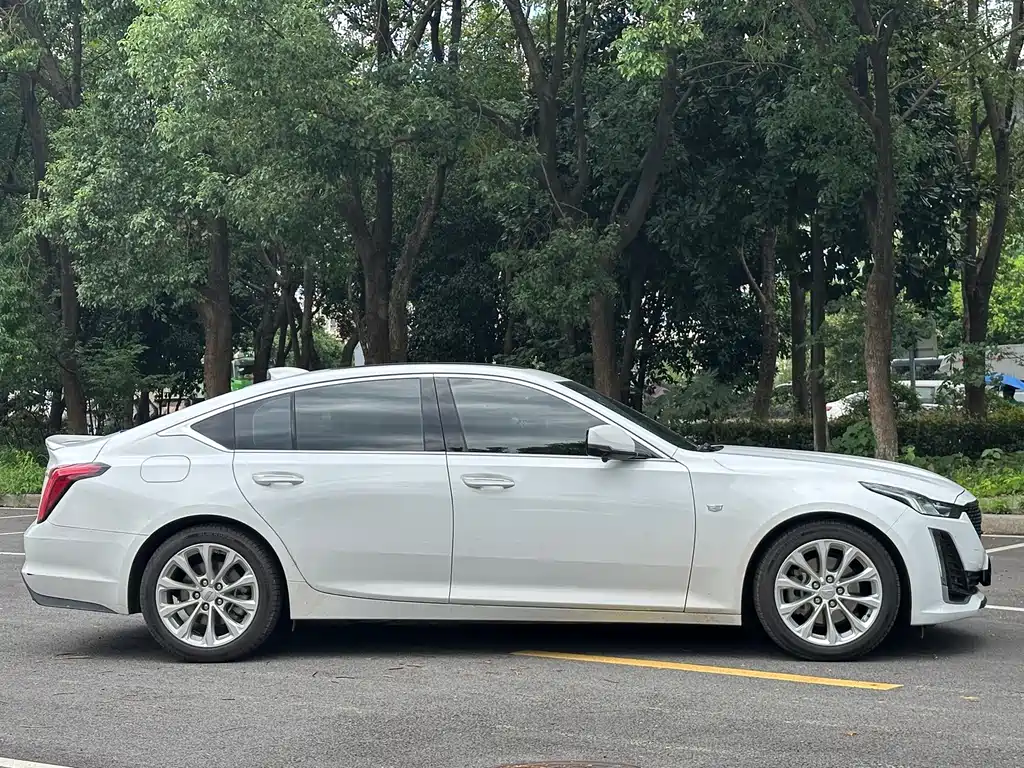 Cadillac CT5 — фото 4